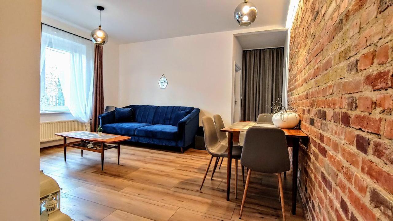 Appartamento Apartament Chopin Gliwice Esterno foto